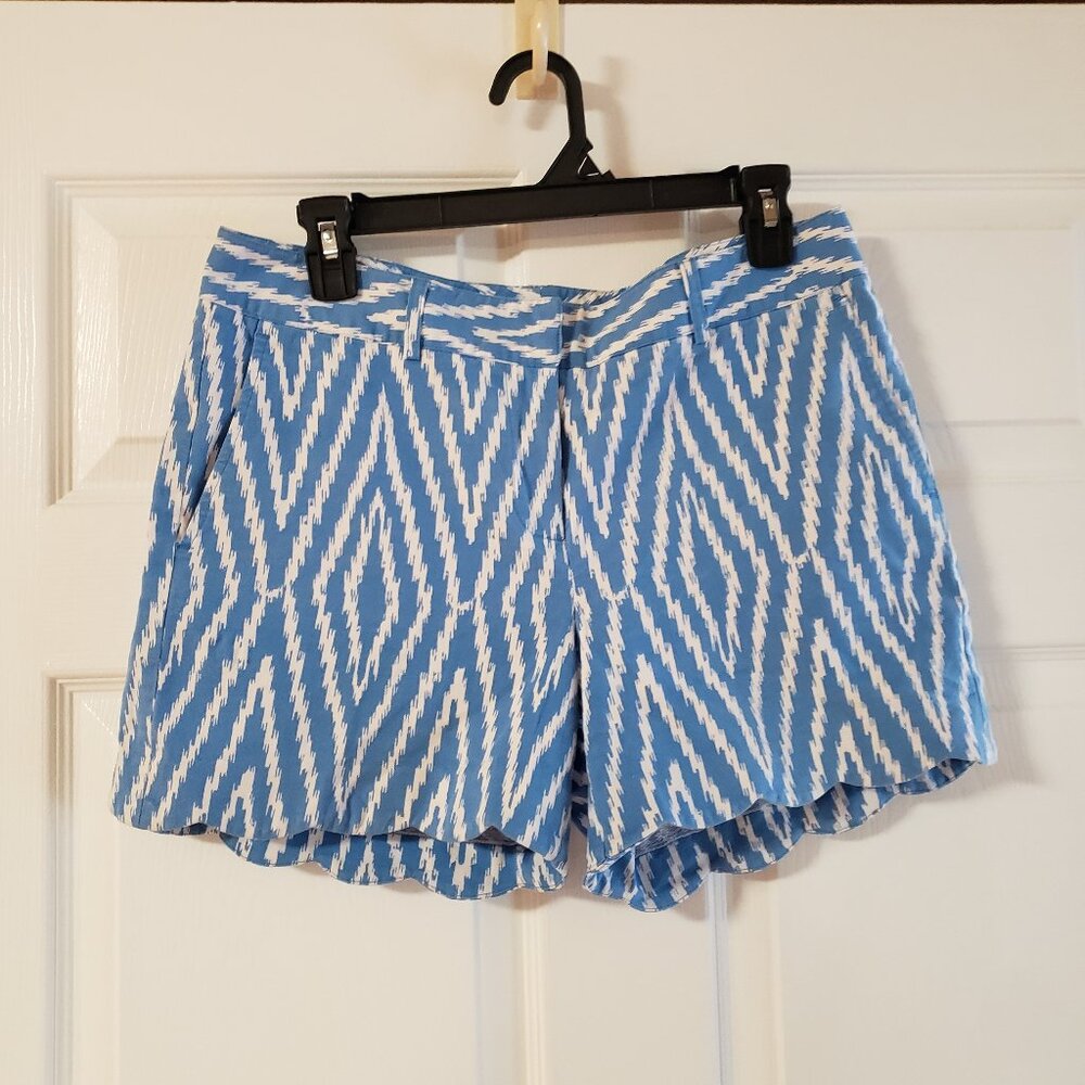 J. McLaughlin Chino Shorts Scalloped Edge Blue White Diamond‎ Pattern Size 10